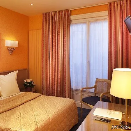 Hotel Cécilia 3*
