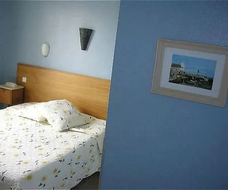 Cécilia 3*