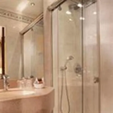 Hotel Cecilia 3*